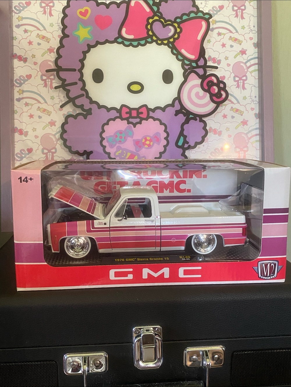 NIB 1:24 GMC Pink & White 1976 Sierra Grande 15 Diecast Truck (M2 Machines) 🩷🤍
